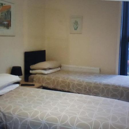 Kings Arms Hotel Farnworth ภายนอก รูปภาพ